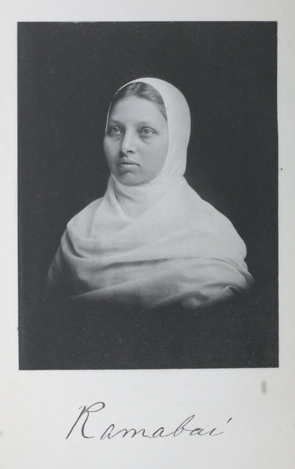 Head and shoulders portrait of Pandita Ramabai Sarasvati.