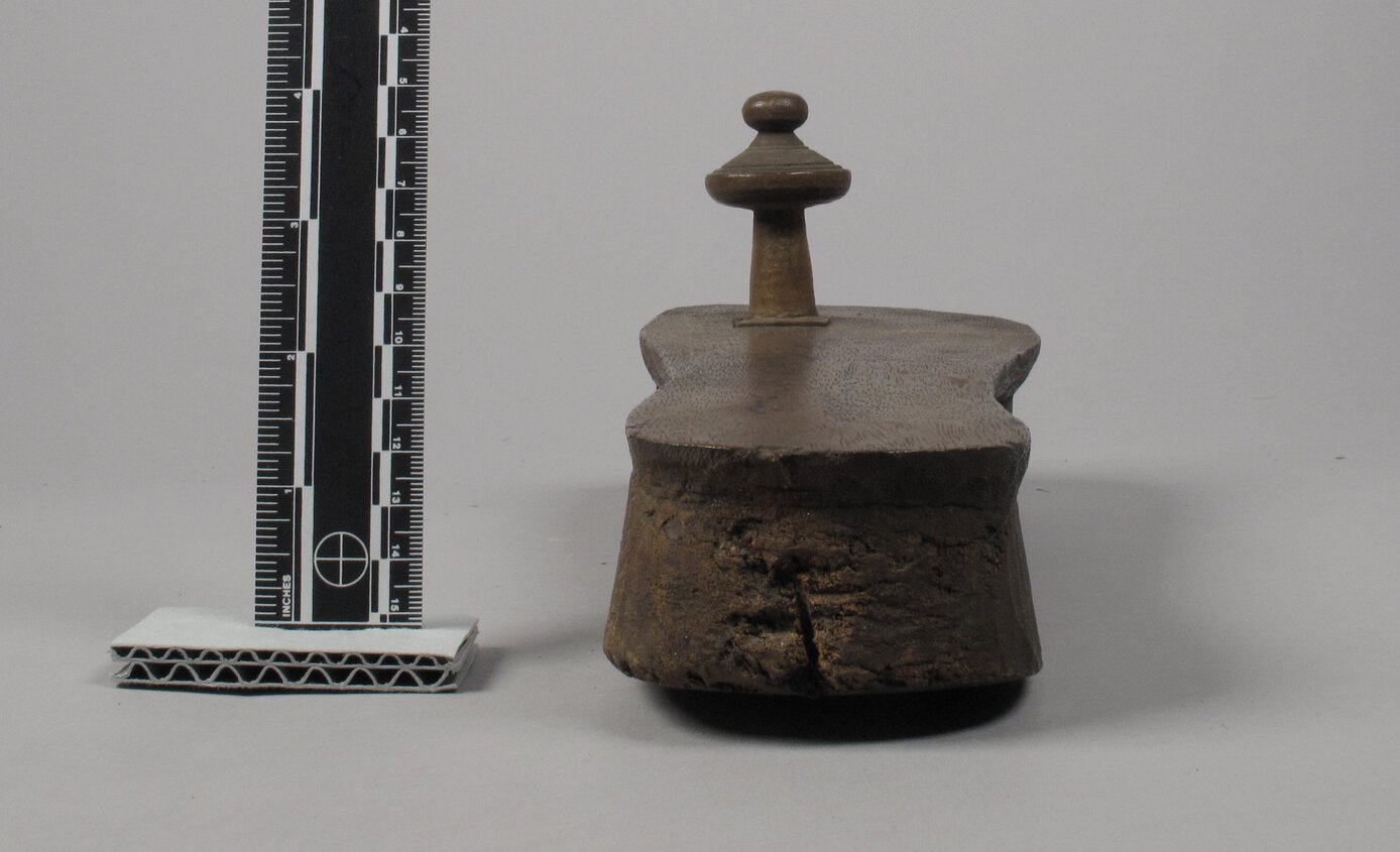 Tippu Tip's right clog, as shown from the back.